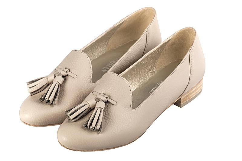 Champagne white women's loafers with pompons. Round toe. Flat leather soles - Florence KOOIJMAN